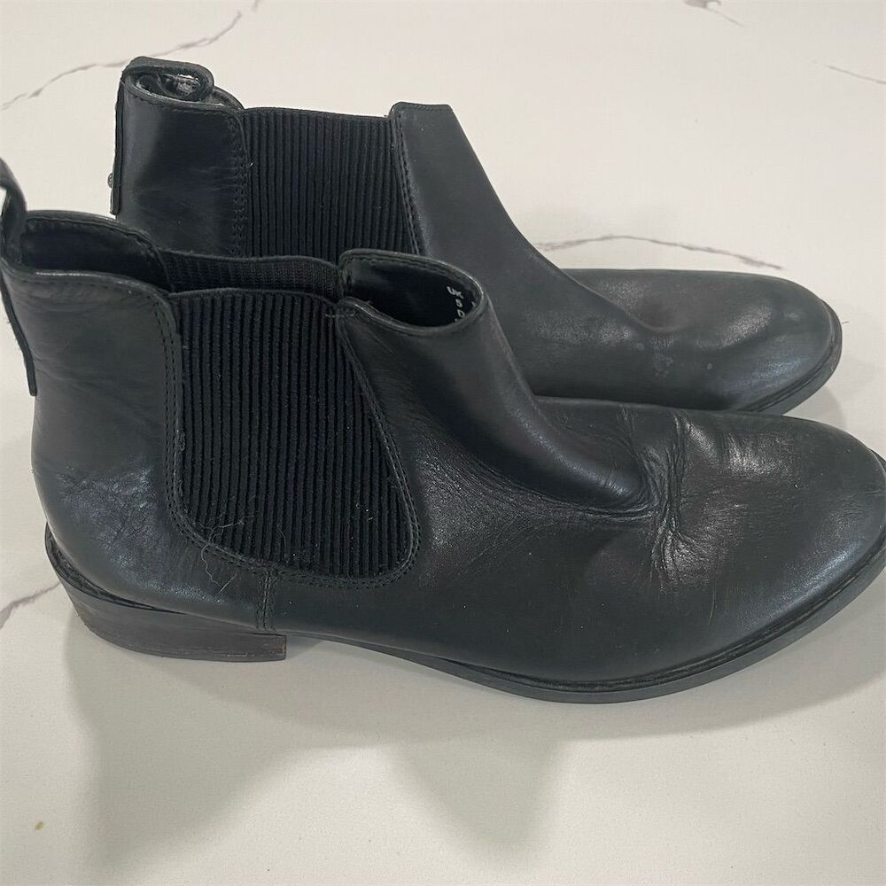 CLARKS Women's Black Leather Chelsea Boots Size‎ 7.5 US